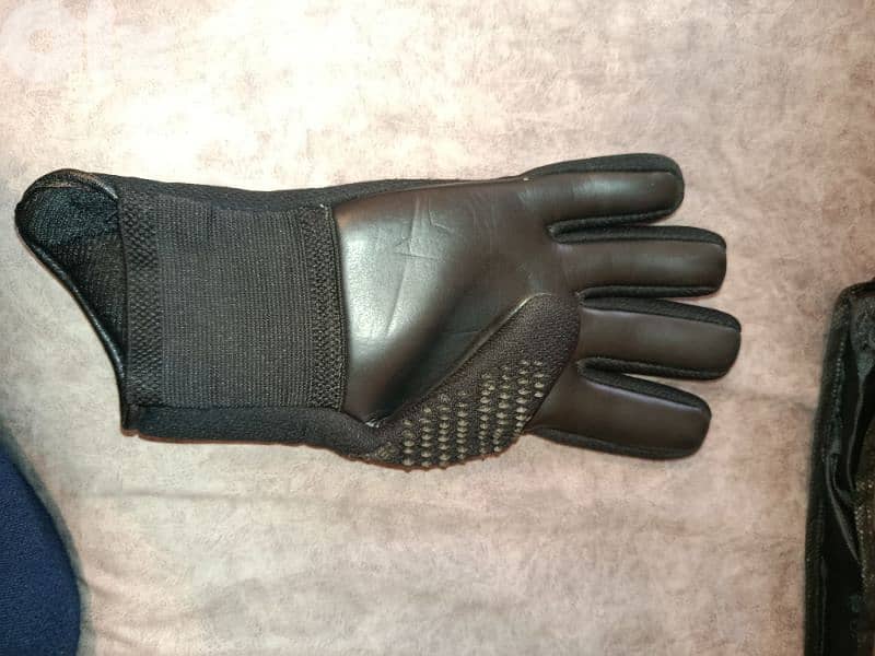 New Adidas Goalkeeper glove 1