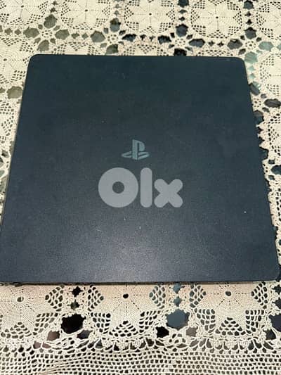 ps 4 slim like new