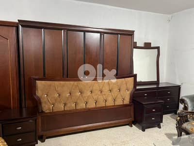 اوضة نوم شغل جورج متى ملبسة قشرة زان كتير مرتبة