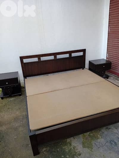 تخت مجوز تنين كموند شبه جديد