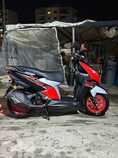 tvs احمر و اسود