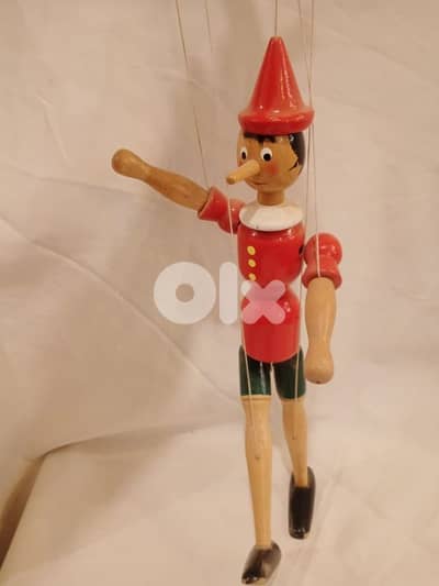 ماريونيت خشب إيطالية لشخصية بينوكيو