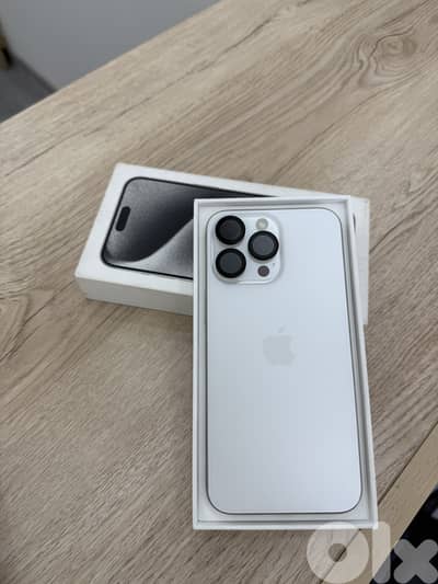 Iphone 15 pro max 256 battarie 86%