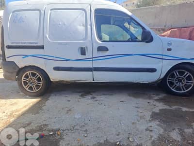 رينو كانجو 2001