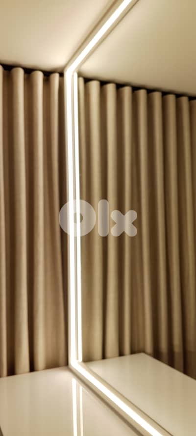 Wavy Curtains - برادي وايفي