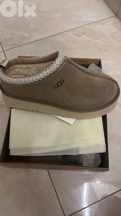 UGG AUSTRALIAN