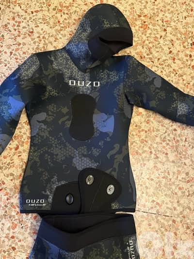 wetsuit 5mm brand new