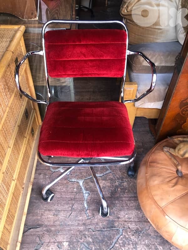 vintage chrome swivel chair / office chair . 125$ 1