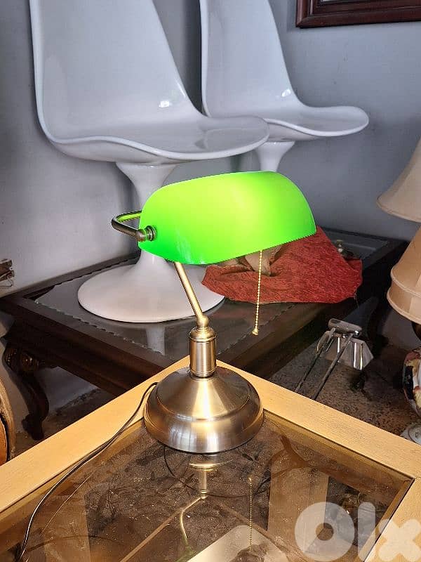 banker's opaline lamp 3