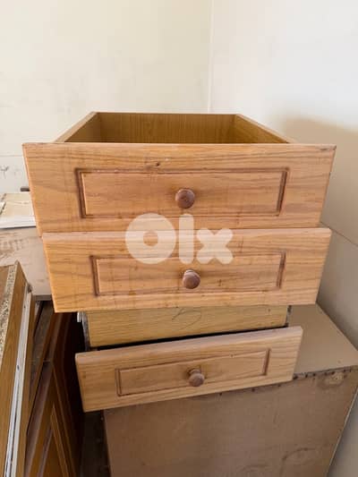 مطبخ كامل للبيع من خشب السنديان