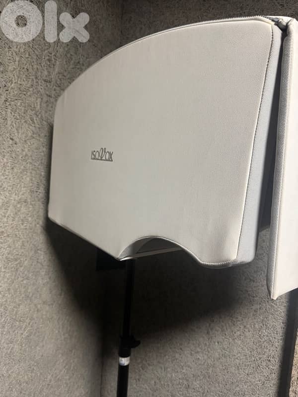 Isovox 2 Pro Vocal Isolation Booth – Like New 2