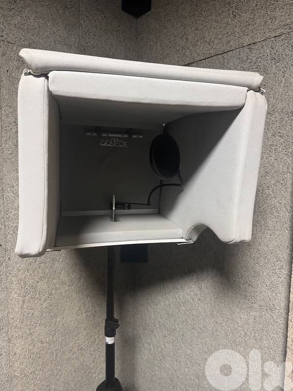 Isovox 2 Pro Vocal Isolation Booth – Like New 3