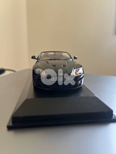 aston martin dbs minichamps