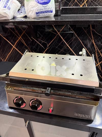 للبيع عدة مطعم استعمال شهر بس بسعر مغري جدا