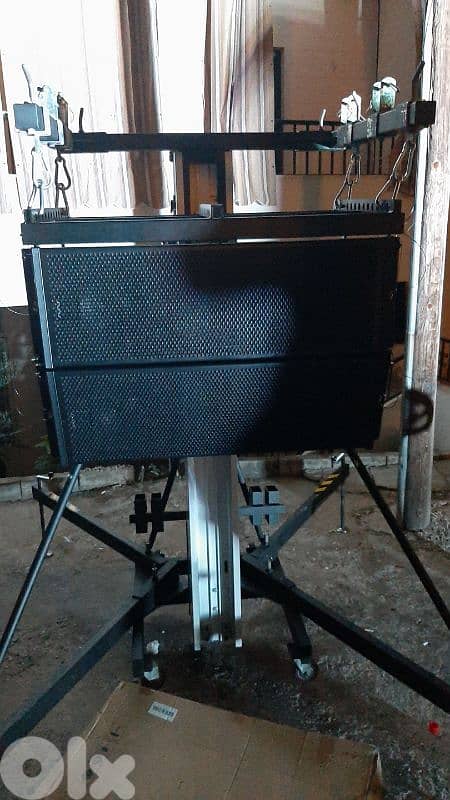 line array stand (lifter) 3