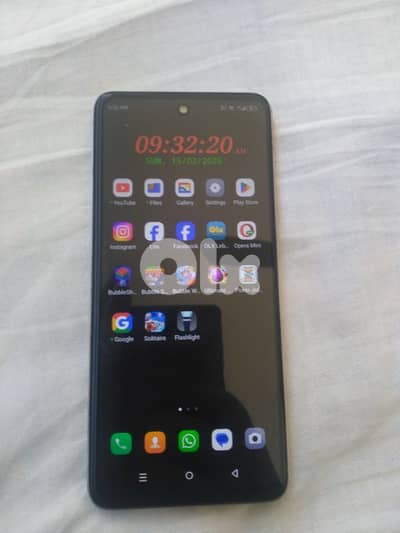 بدك تلفون لابنك عندي الحل