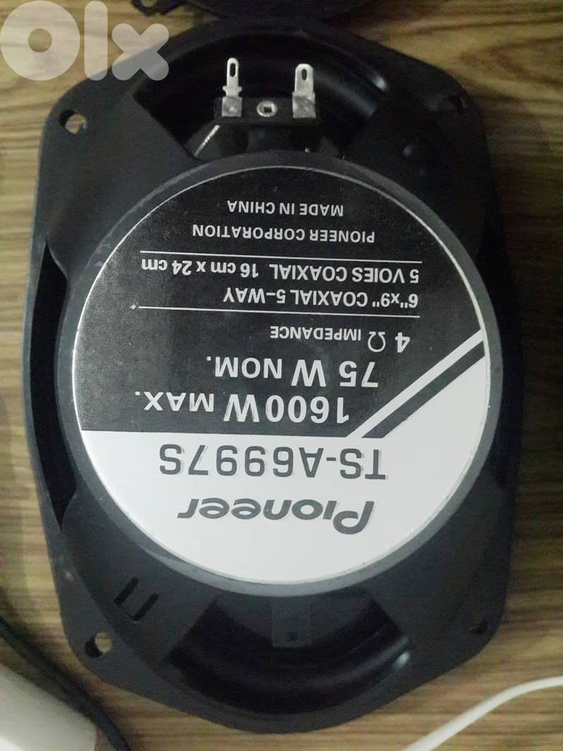 Pioneer car stereo system 4