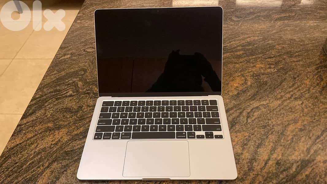Never Used 2025 MacBook Air 13 inch with M4 chip 1