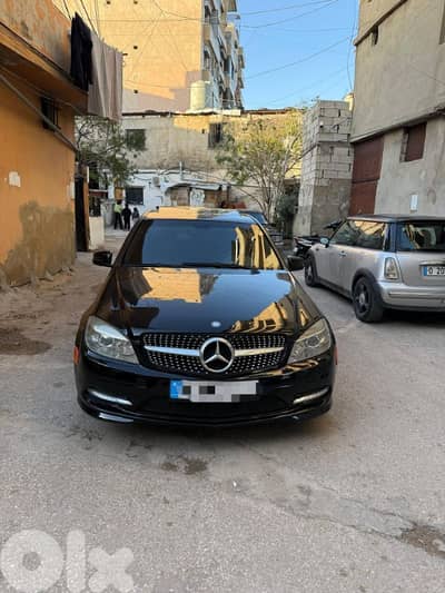 Mercedes-Benz C300 2011