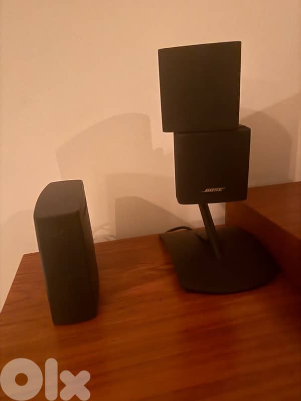 Bose Lifestyle surround system with 5 speakers 1