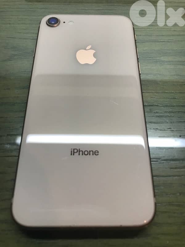 iPhone 8 64gb 80% battery 1