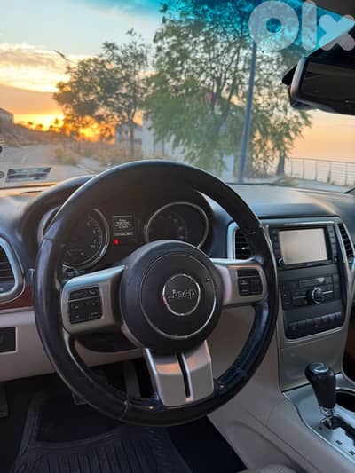 جيب شيروكى 2011