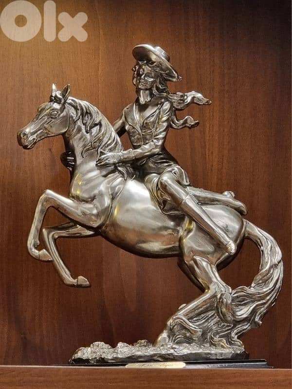 Lady & Horse Statue 1