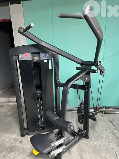 Commercial Lat Pulldown / Low Row – Weight Stack Machine – like New