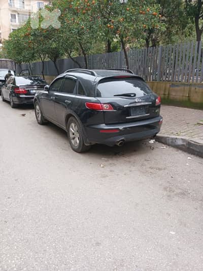 إنفينيتي فئة إف إكس 2005