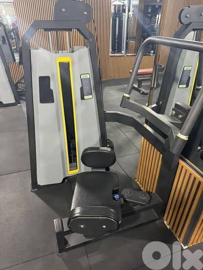 Back Row Machine (Weight Stack) – Gym Grade – Excellent Condition