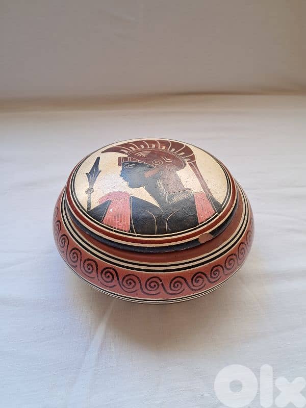 Vintage pottery trinket from Greece 2