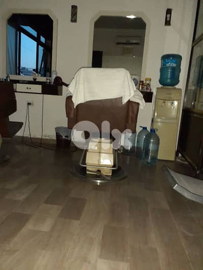 كراسي صالون حلاقة رجالي صنع ايطاليا Hair Salon Furniture made in italy