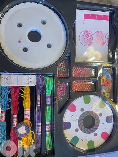 DIY FRIENDSHIP BRACELETS