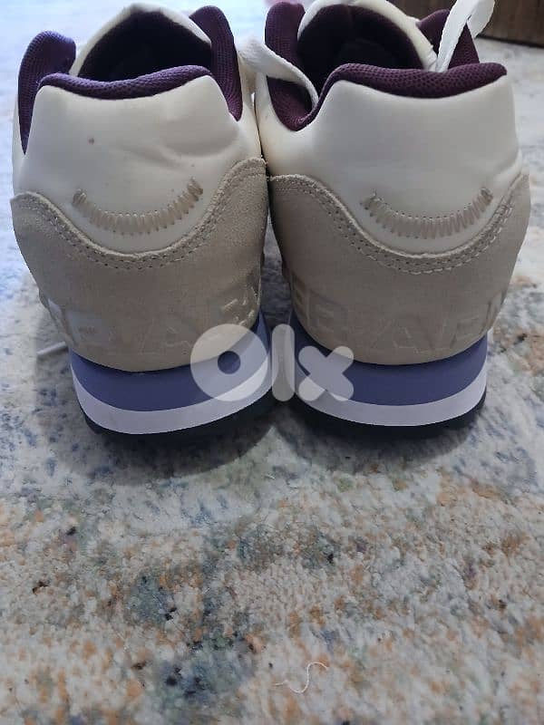 UNDER ARMOUR Size 42 3