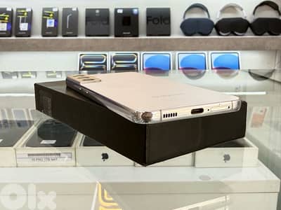 Available Samsung s22+ 256 Gb 8 Ram super clean condition