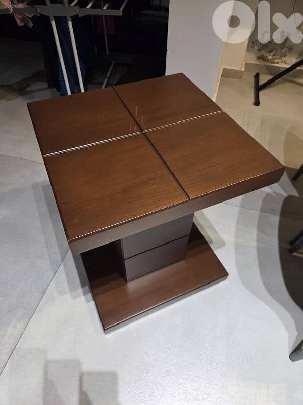 Table Excellent Quality 1