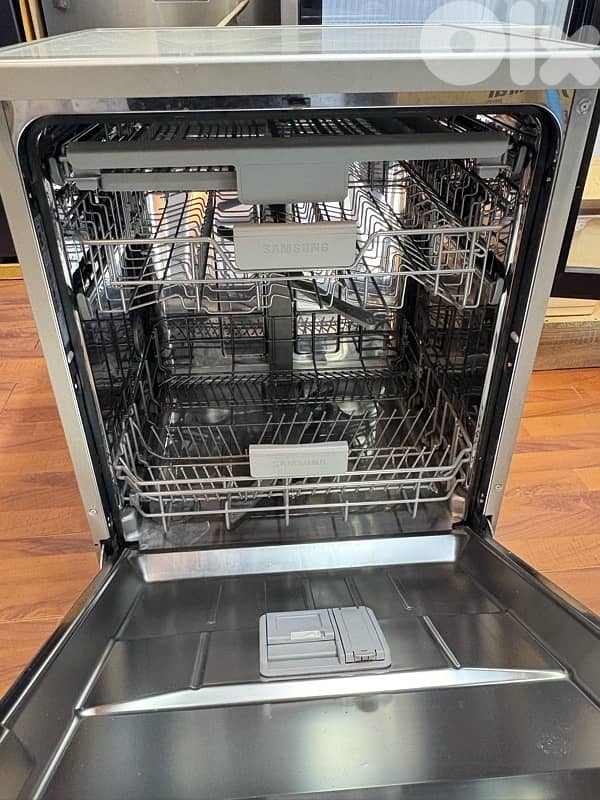 Samsung Dishwasher 3 Racks 1