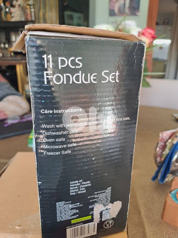 Fondue set 11 pieces never used 1