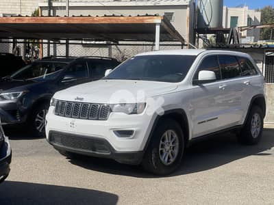 Jeep Cherokee 2018 laredo / clean