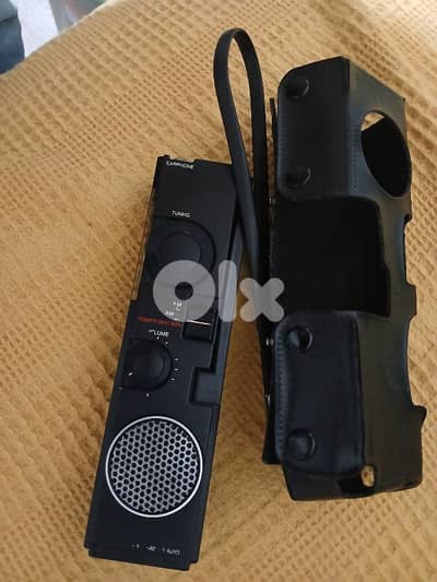 راديو مع بيت جلد صغير من النوادر vintage mini radio with leather box