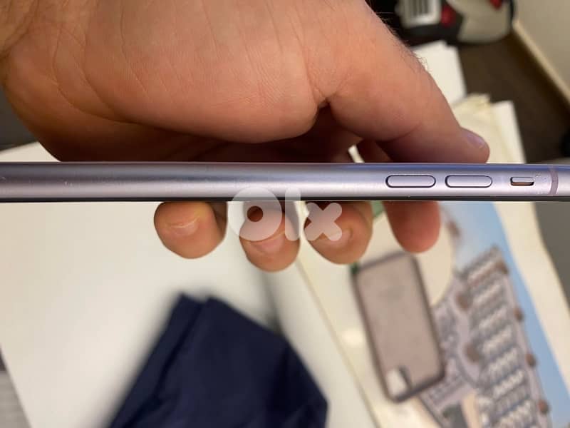 iPhone 11 64gb mint conditiions 2