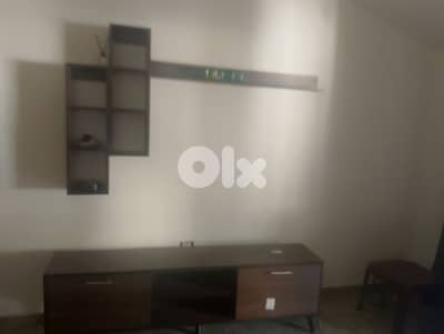 طاوله تيفي شبه جديده