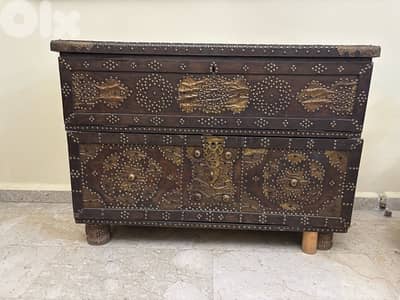 Zanzibar chest
