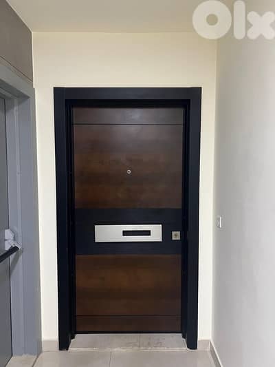 للبيع – شقة فاخرة في مبنى حديث