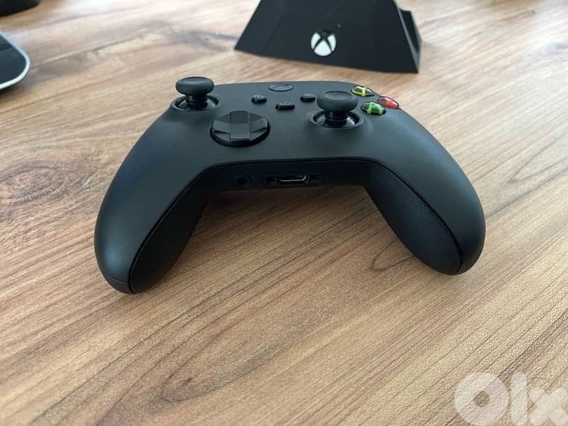Like new - Xbox Series controller + Hall Effect sticks 1