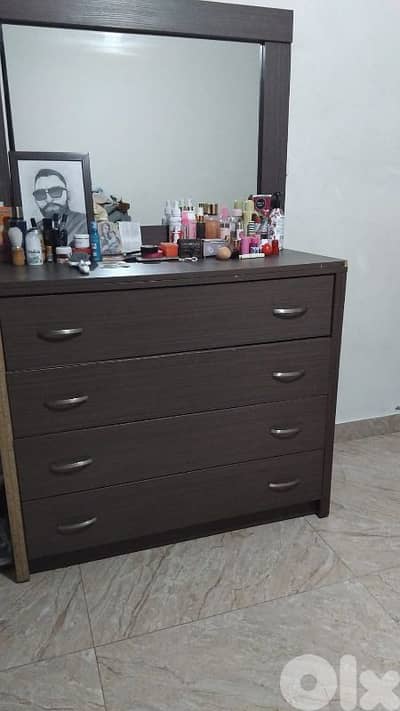 غرفة نوم كاملة مع الفرشة