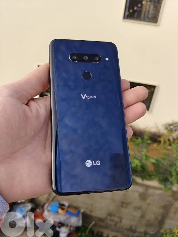LG V40 ThinQ 7