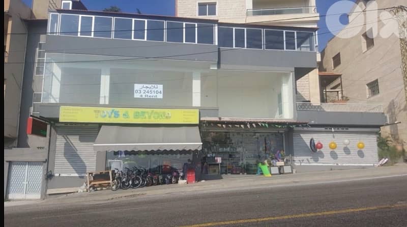 3 floors small showroom for rent 2