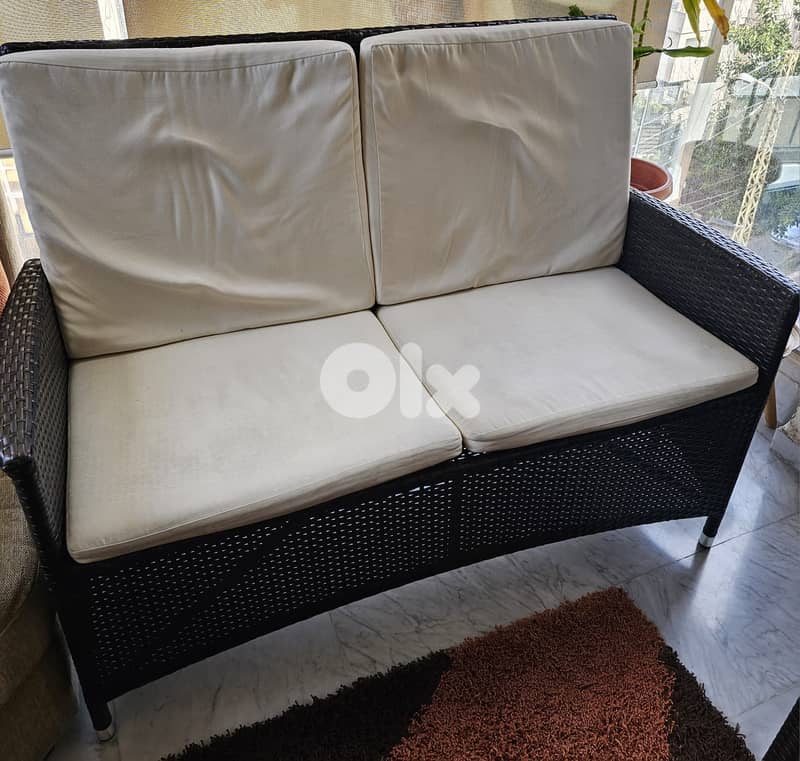 Brown Rattan/Resin chairs and tables/5 pieces 4