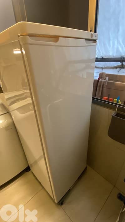 فريزر ٦ جوارير نضيفة